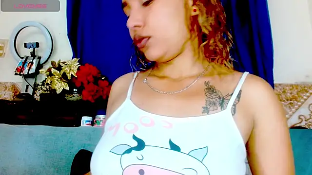 Eva Hoot online show from May 2026 01:30:01 PM