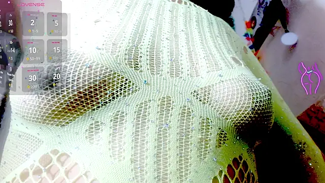 Eva Hoot online show from December 2025 03:46:02 PM