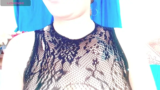 Eva Hoot online show from May 2026 02:13:02 PM