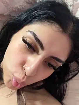 Snapshot of ThickerThanYoBitch chatting on September 2025 01:38:02 PM ThickerThanYoBitch online show from September 2025 01:38:02 PM