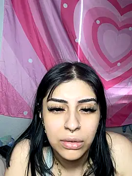 Snapshot of ThickerThanYoBitch chatting on September 2025 02:50:01 PM ThickerThanYoBitch online show from September 2025 02:50:01 PM