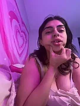 Snapshot of ThickerThanYoBitch chatting on January 2025 11:56:02 AM ThickerThanYoBitch online show from January 2025 11:56:02 AM