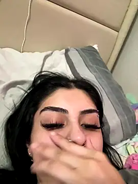 Snapshot of ThickerThanYoBitch chatting on October 2025 03:08:01 AM ThickerThanYoBitch online show from October 2025 03:08:01 AM