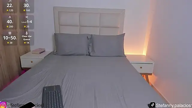 Kimberlylenox  online show from September 2025 11:32:02 PM