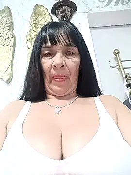 Snapshot of biancchi chatting on June 2026 10:48:02 PM biancchi online show from June 2026 10:48:02 PM
