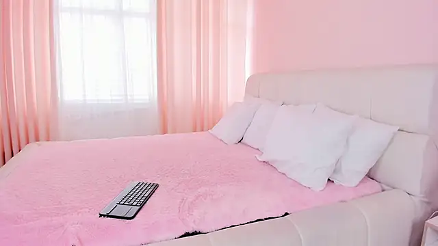 Snapshot of camila__joy chatting on December 2024 05:17:01 PM camila joy online show from December 2024 05:17:01 PM