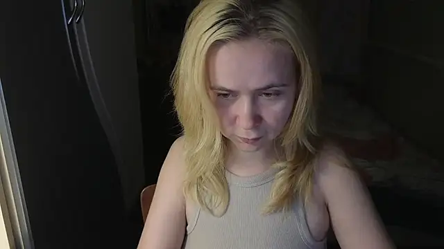 Snapshot of Riley_Roo chatting on February 2026 05:22:01 PM Riley Roo online show from February 2026 05:22:01 PM