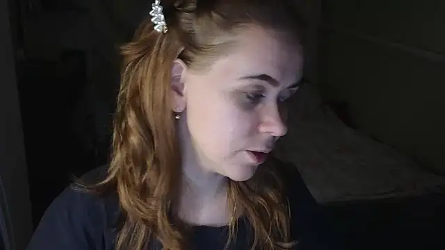 Snapshot of Riley_Roo chatting on December 2025 07:07:02 PM Riley Roo online show from December 2025 07:07:02 PM