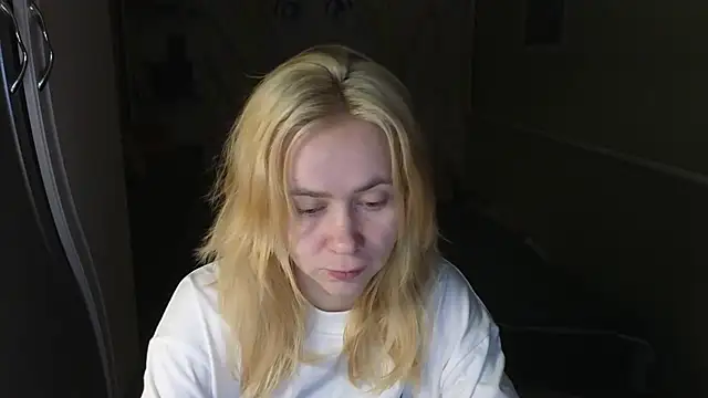 Snapshot of Riley_Roo chatting on January 2026 04:56:02 PM Riley Roo online show from January 2026 04:56:02 PM