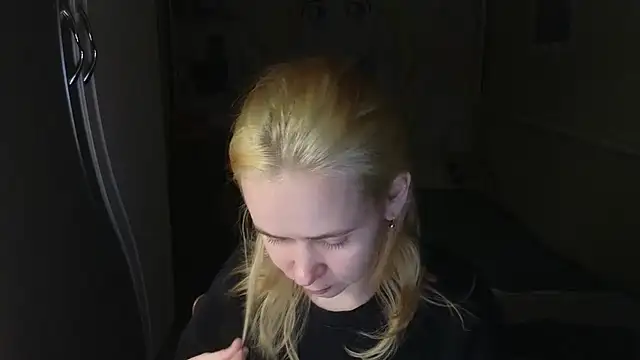 Snapshot of Riley_Roo chatting on January 2026 04:36:02 PM Riley Roo online show from January 2026 04:36:02 PM