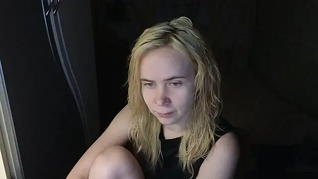 Snapshot of Riley_Roo chatting on January 2026 05:38:02 PM Riley Roo online show from January 2026 05:38:02 PM