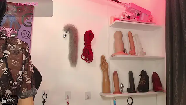 Violet-Queen online show from March 2025 11:28:01 PM