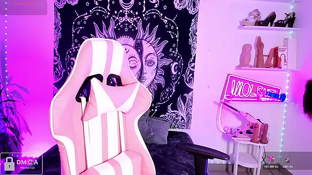 Violet-Queen online show from April 2026 04:14:01 AM