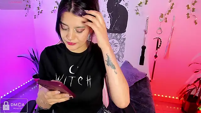 Violet-Queen online show from March 2026 10:05:01 PM