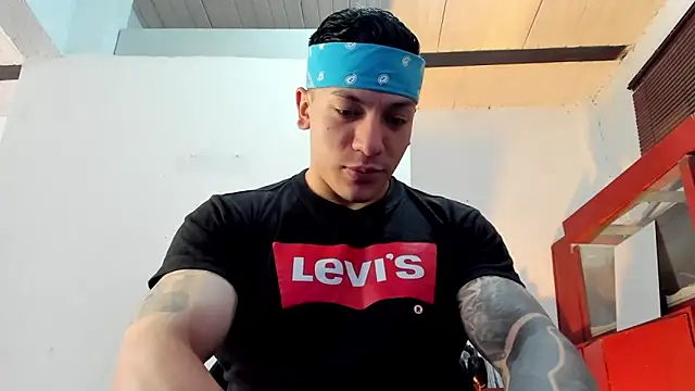 aquiles 51 online show from October 2025 08:43:01 PM