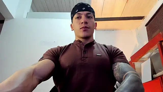 aquiles 51 online show from October 2025 08:43:01 PM