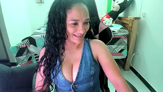 Snapshot of rayza_mature_154 chatting on September 2025 02:49:01 PM rayza mature 154 online show from September 2025 02:49:01 PM