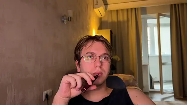 kiopiggy online show from November 2025 11:25:01 AM