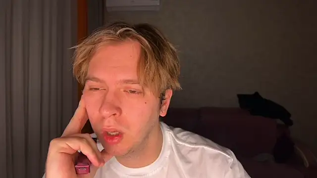 kiopiggy online show from December 2025 04:34:02 PM