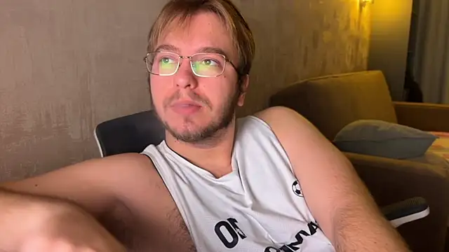 kiopiggy online show from November 2025 07:12:01 AM