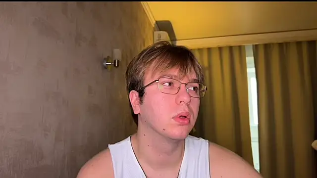 kiopiggy online show from November 2025 07:01:01 AM