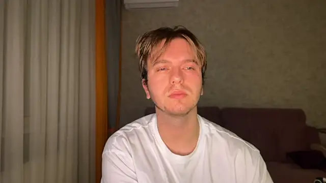 kiopiggy online show from December 2025 07:04:02 PM