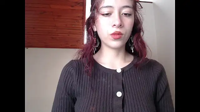 Snapshot of SuzzyyM chatting on February 2025 02:49:02 PM SuzzyyM online show from February 2025 02:49:02 PM