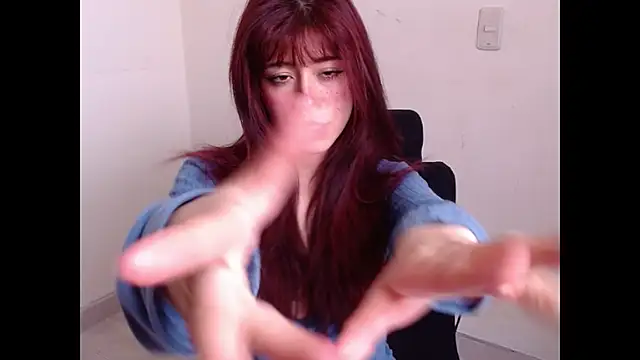 SuzzyyM online show from January 2026 07:56:02 PM