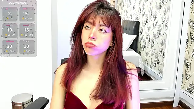 SuzzyyM online show from March 2026 08:10:01 PM