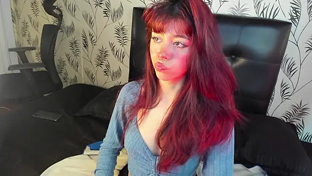 SuzzyyM online show from March 2026 09:00:02 PM