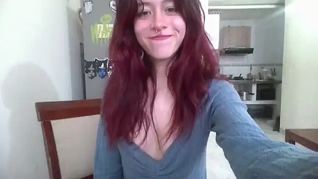 Snapshot of SuzzyyM chatting on February 2025 09:27:02 PM SuzzyyM online show from February 2025 09:27:02 PM