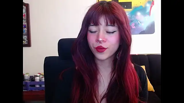 Snapshot of SuzzyyM chatting on September 2025 08:05:02 PM SuzzyyM online show from September 2025 08:05:02 PM