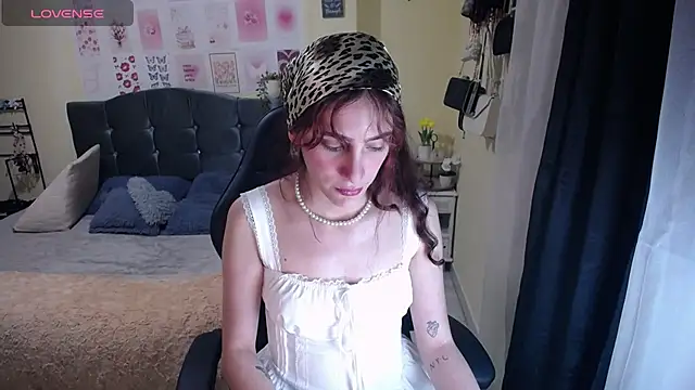 IsaBaileys  online show from March 2026 01:17:02 AM