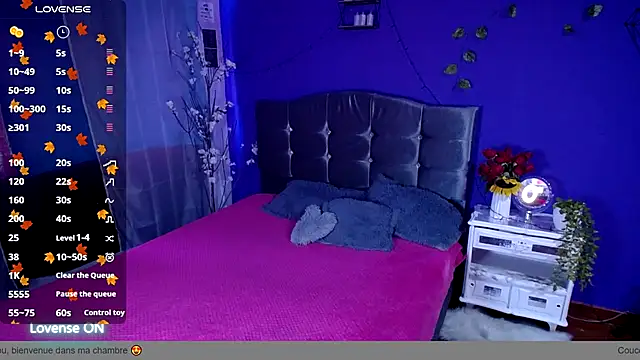 IsaBaileys  online show from October 2025 07:49:02 PM