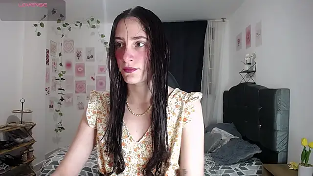 IsaBaileys  online show from May 2026 01:44:02 AM