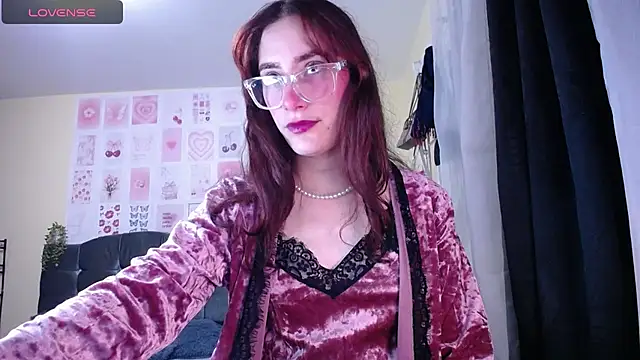 IsaBaileys  online show from March 2026 11:50:01 PM