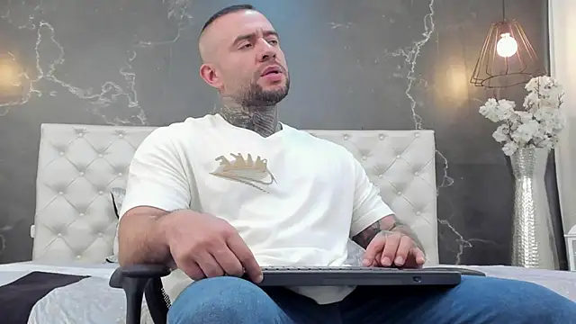 BruceDallas online show from March 2025 11:23:01 PM