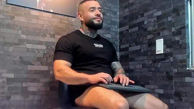 BruceDallas online show from July 2026 01:10:02 AM
