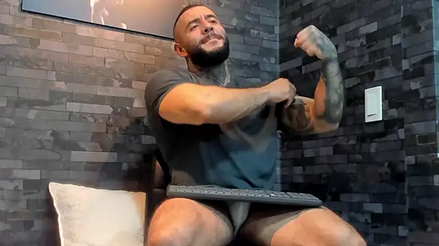 BruceDallas online show from July 2026 04:41:01 AM