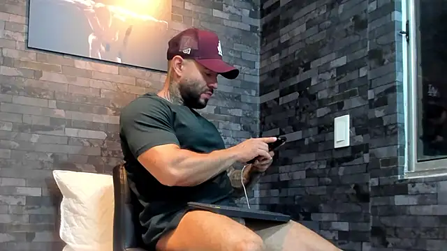 BruceDallas online show from March 2026 04:18:01 AM