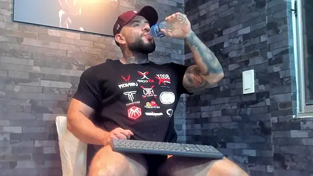 BruceDallas online show from June 2026 01:50:02 AM