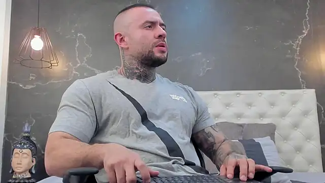 BruceDallas online show from February 2025 11:52:01 PM