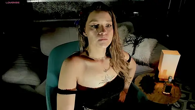 Snapshot of vanessabz chatting on July 2026 02:09:01 AM vanessabz online show from July 2026 02:09:01 AM