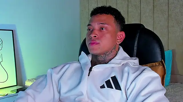 Stiven collins online show from March 2026 01:40:01 AM