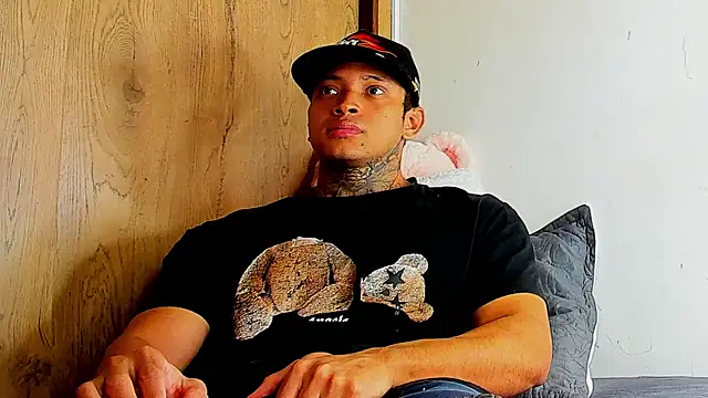 Stiven collins online show from November 2025 06:00:01 PM