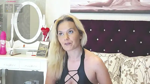 LilyFord online show from July 2026 07:25:01 PM