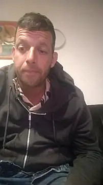 Knuffelstaaf123 online show from May 2026 06:55:02 PM