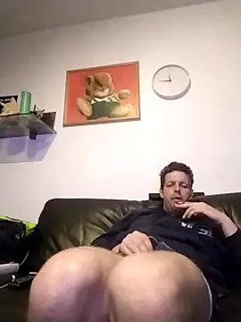 Knuffelstaaf123 online show from February 2025 10:48:01 PM