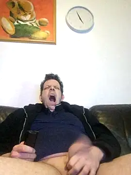 Knuffelstaaf123 online show from February 2025 03:59:02 AM