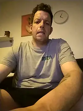 Knuffelstaaf123 online show from February 2026 04:17:02 PM